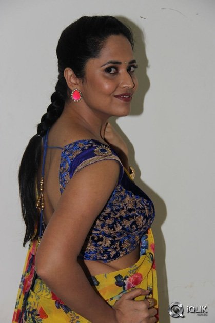 Anasuya-at-Srimanthudu-Movie-Thank-You-Function